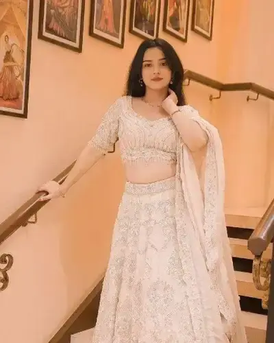 Escort Mihona